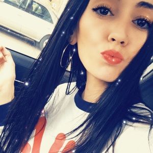 Meet your Posher, Dakota